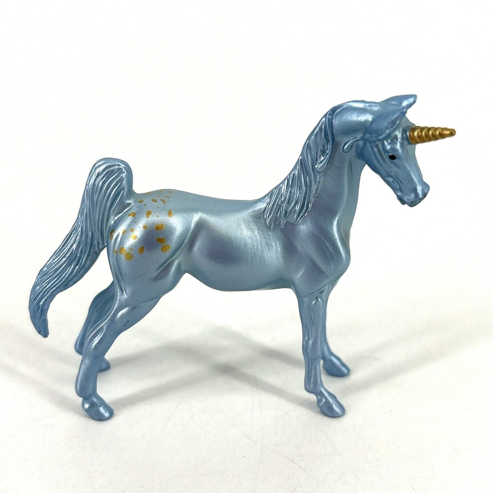 Breyer Stablemates Lot‎ of 5 Unicorns Pink Blue White - Picture 4 of 11